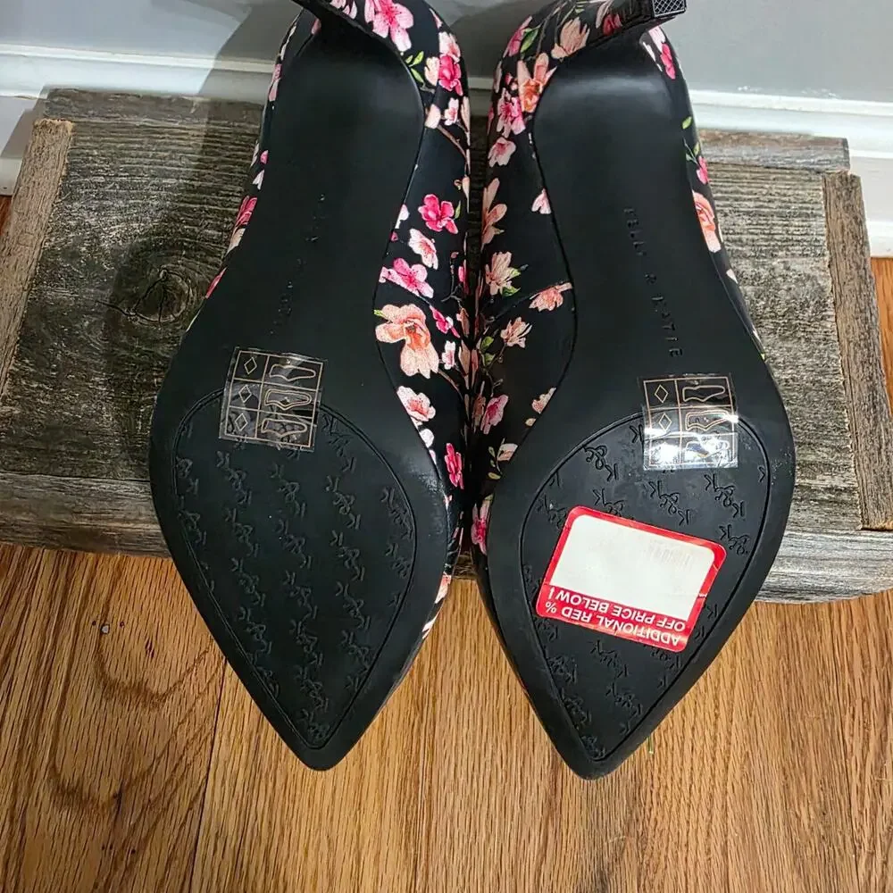 Kelly & Katie Astivia Floral Pointed Toe Heels Size 8